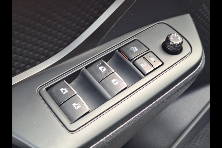 Toyota C-HR 1.8 Hybrid Dynamic | Trekhaak, Keyless, 17 inch, Parkeercamera, Adaptive cruise control, Climate control