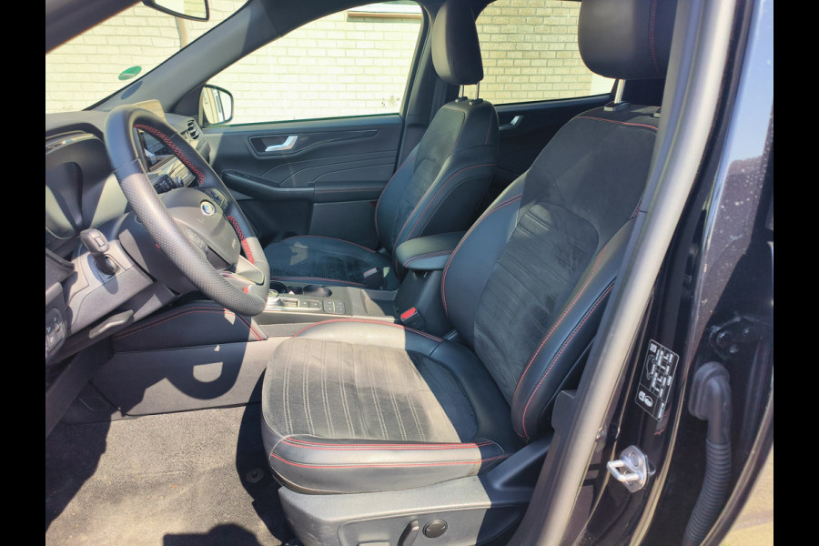 Ford Kuga 2.5 PHEV ST-Line uit 2023 Rijklaar + 12 maanden Bovag-garantie Henk Jongen Auto's in Helmond,  al 50 jaar service zoals 't hoort!