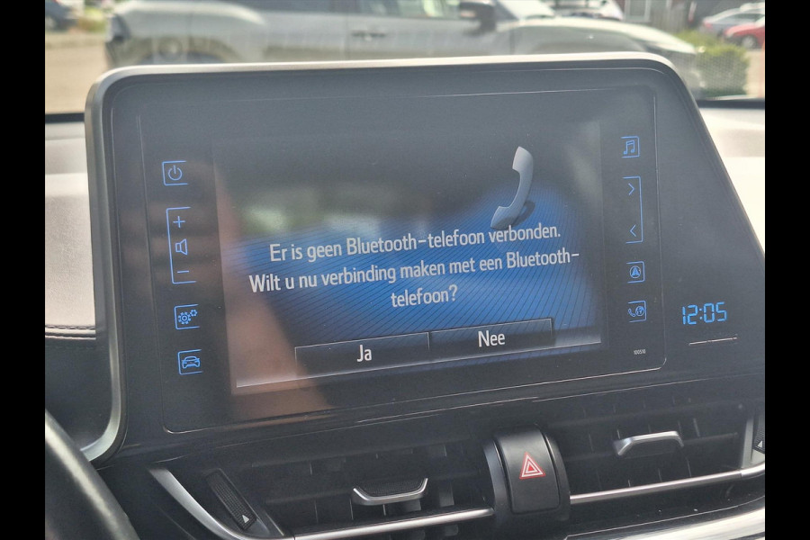 Toyota C-HR 1.8 Hybrid Dynamic | Trekhaak, Keyless, 17 inch, Parkeercamera, Adaptive cruise control, Climate control