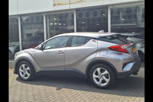 Toyota C-HR 1.8 Hybrid Dynamic | Trekhaak, Keyless, 17 inch, Parkeercamera, Adaptive cruise control, Climate control