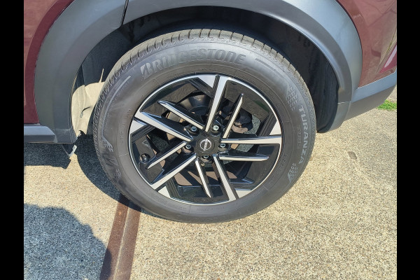 Nissan Juke 1.0 DIG-T N-Connecta AUTOMAAT uit 2024 Rijklaar + 12 maanden Bovag-garantie  Henk Jongen Auto's in Helmond,  al 50 jaar service zoals 't hoort!