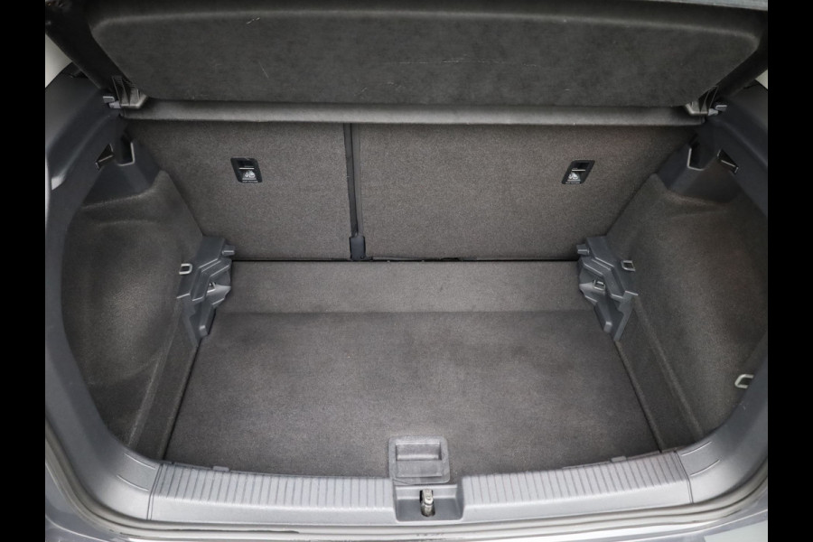 Volkswagen T-Cross 1.0 TSI 116Pk Style | Trekhaak | Led Koplampen | Camera | Dodehoek sensoren | Prijs Rijklaar!!