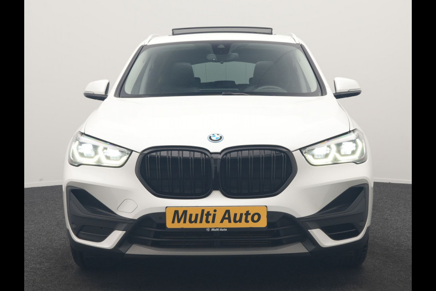 BMW X1 xDrive25e Advantage PHEV 221pk Dealer O.H. | Trekhaak Afn. | Panodak | Head Up | Camera | Harman / Kardon | Lederen Comfortzetels Verwarmd | Navigatie | DAB | Plug In Hybrid |