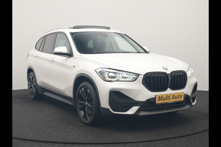 BMW X1 xDrive25e Advantage PHEV 221pk Dealer O.H. | Trekhaak Afn. | Panodak | Head Up | Camera | Harman / Kardon | Lederen Comfortzetels Verwarmd | Navigatie | DAB | Plug In Hybrid |