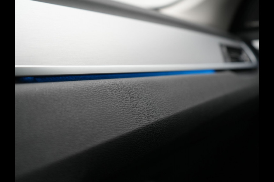 BMW X1 xDrive25e Advantage PHEV 221pk Dealer O.H. | Trekhaak Afn. | Panodak | Head Up | Camera | Harman / Kardon | Lederen Comfortzetels Verwarmd | Navigatie | DAB | Plug In Hybrid |