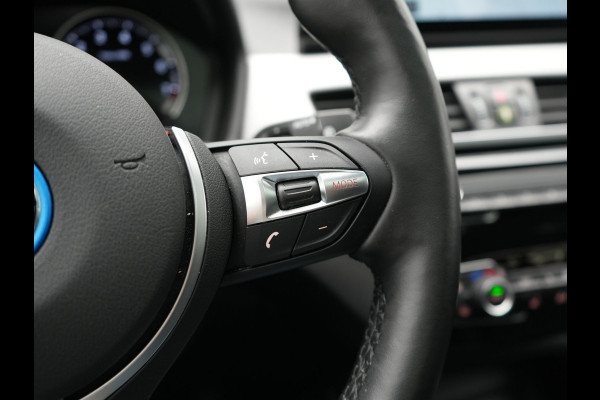 BMW X1 xDrive25e Advantage PHEV 221pk Dealer O.H. | Trekhaak Afn. | Panodak | Head Up | Camera | Harman / Kardon | Lederen Comfortzetels Verwarmd | Navigatie | DAB | Plug In Hybrid |