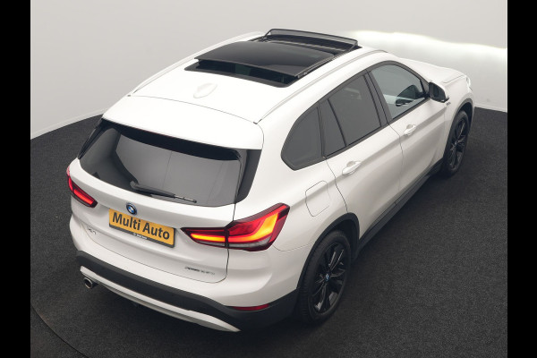 BMW X1 xDrive25e Advantage PHEV 221pk Dealer O.H. | Trekhaak Afn. | Panodak | Head Up | Camera | Harman / Kardon | Lederen Comfortzetels Verwarmd | Navigatie | DAB | Plug In Hybrid |