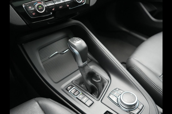 BMW X1 xDrive25e Advantage PHEV 221pk Dealer O.H. | Trekhaak Afn. | Panodak | Head Up | Camera | Harman / Kardon | Lederen Comfortzetels Verwarmd | Navigatie | DAB | Plug In Hybrid |