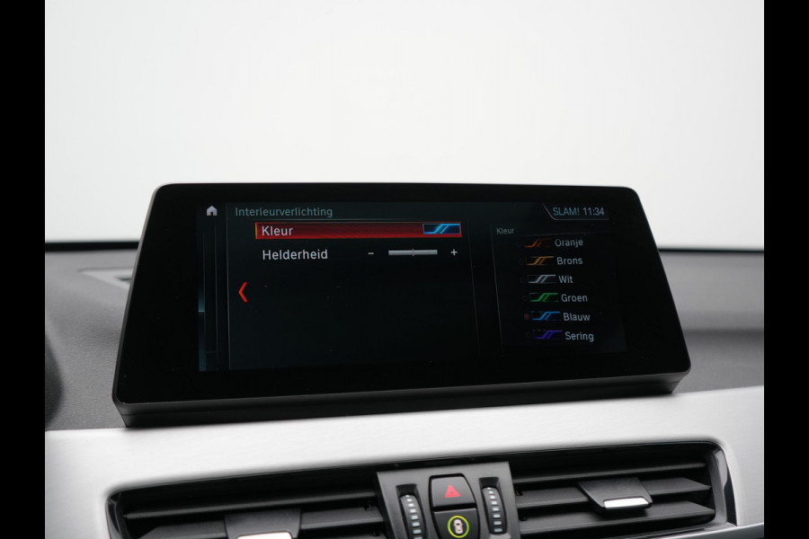 BMW X1 xDrive25e Advantage PHEV 221pk Dealer O.H. | Trekhaak Afn. | Panodak | Head Up | Camera | Harman / Kardon | Lederen Comfortzetels Verwarmd | Navigatie | DAB | Plug In Hybrid |