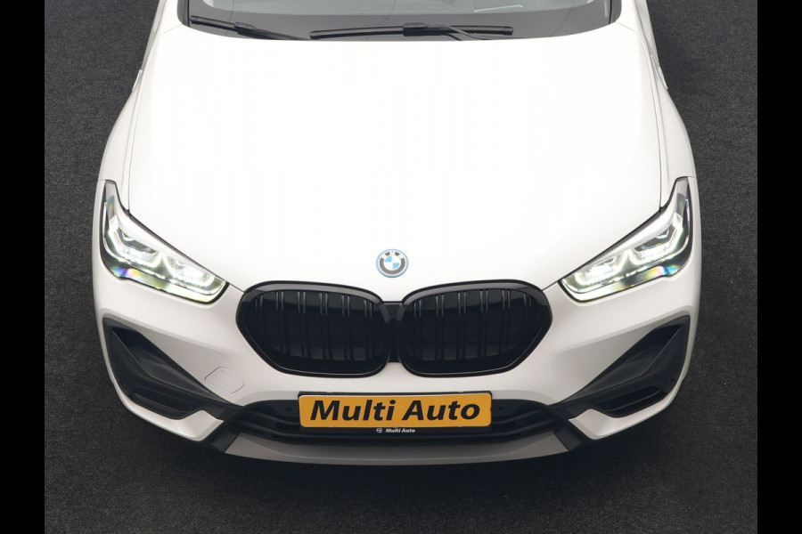 BMW X1 xDrive25e Advantage PHEV 221pk Dealer O.H. | Trekhaak Afn. | Panodak | Head Up | Camera | Harman / Kardon | Lederen Comfortzetels Verwarmd | Navigatie | DAB | Plug In Hybrid |