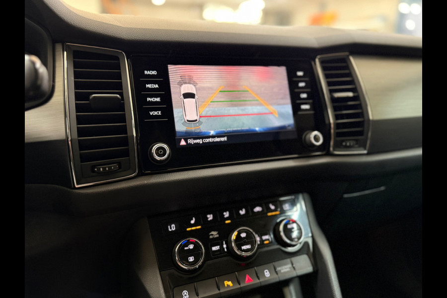 Škoda Kodiaq 1.5 TSI Ambition 7p. | 7-persoons | Carplay & Android Auto | Trekhaak | Camera | Stoelverwarming | KESSY | 18 Inch