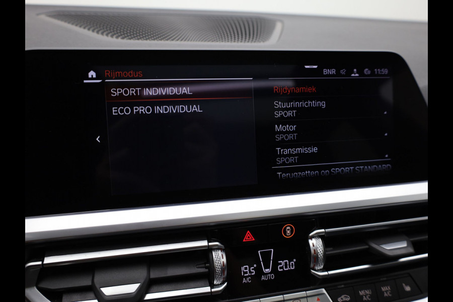 BMW 3 Serie Touring 320i High Executive Edition | 20'' | Pano | Head Up | Elk. A-klep | Camera | Prijs Rijklaar!!