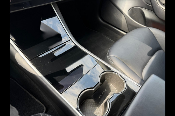 Tesla Model 3 Long Range AWD 75 kWh | Trekhaak + BTW + Autopilot Nu € 23.975,-!!!