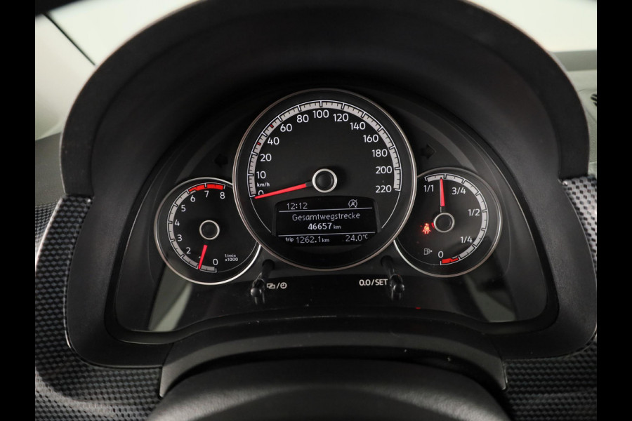 Volkswagen up! 1.0 Move Up! 65 pk | Navigatie via App | Parkeersensoren achter | Achteruitrijcamera | Cruise control | Stoelverwarming |