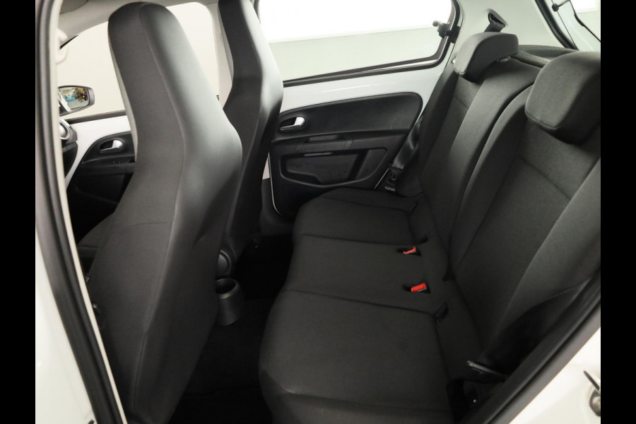 Volkswagen up! 1.0 Move Up! 65 pk | Navigatie via App | Parkeersensoren achter | Achteruitrijcamera | Cruise control | Stoelverwarming |