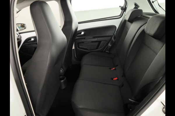 Volkswagen up! 1.0 Move Up! 65 pk | Navigatie via App | Parkeersensoren achter | Achteruitrijcamera | Cruise control | Stoelverwarming |