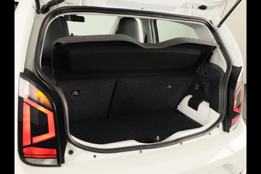 Volkswagen up! 1.0 Move Up! 65 pk | Navigatie via App | Parkeersensoren achter | Achteruitrijcamera | Cruise control | Stoelverwarming |