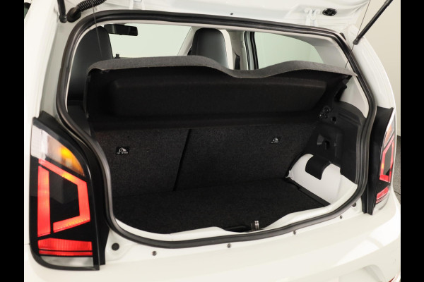 Volkswagen up! 1.0 Move Up! 65 pk | Navigatie via App | Parkeersensoren achter | Achteruitrijcamera | Cruise control | Stoelverwarming |