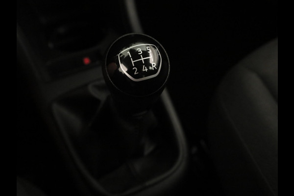 Volkswagen up! 1.0 Move Up! 65 pk | Navigatie via App | Parkeersensoren achter | Achteruitrijcamera | Cruise control | Stoelverwarming |