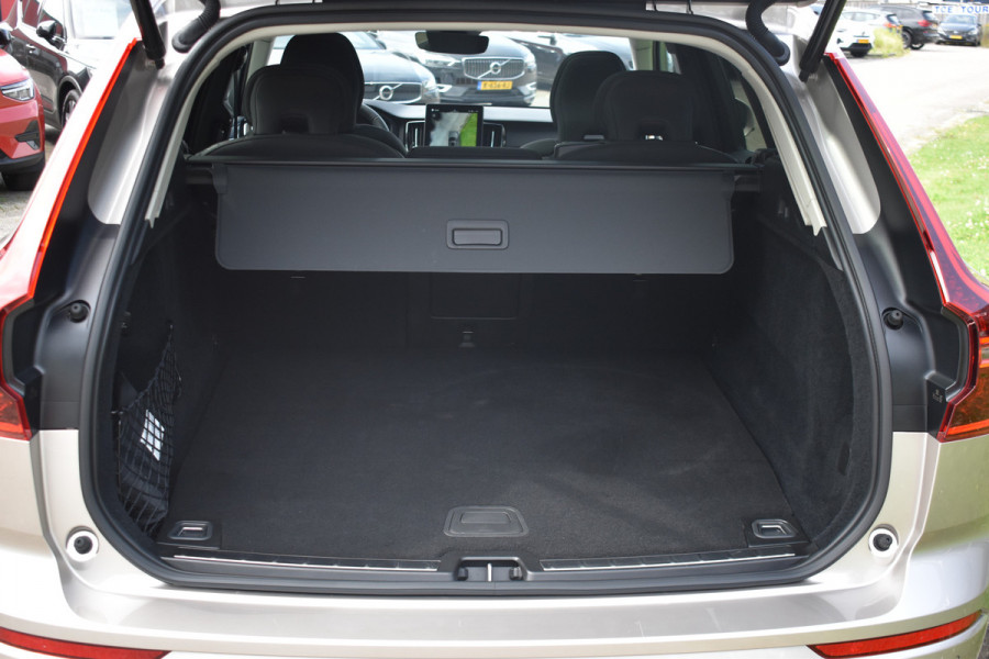 Volvo XC60 T6 350PK Automaat Plug-in hybrid AWD Plus Bright H&K | 360 Camera | Panodak | Stoelverwarming | ACC | 19"LMV