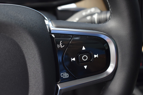 Volvo XC60 T6 350PK Automaat Plug-in hybrid AWD Plus Bright H&K | 360 Camera | Panodak | Stoelverwarming | ACC | 19"LMV