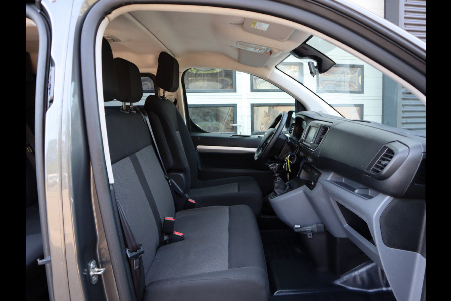 Toyota ProAce Worker 2.0 D 145pk Euro 6 - DC 6 Pers. - Trekhaak - Apple