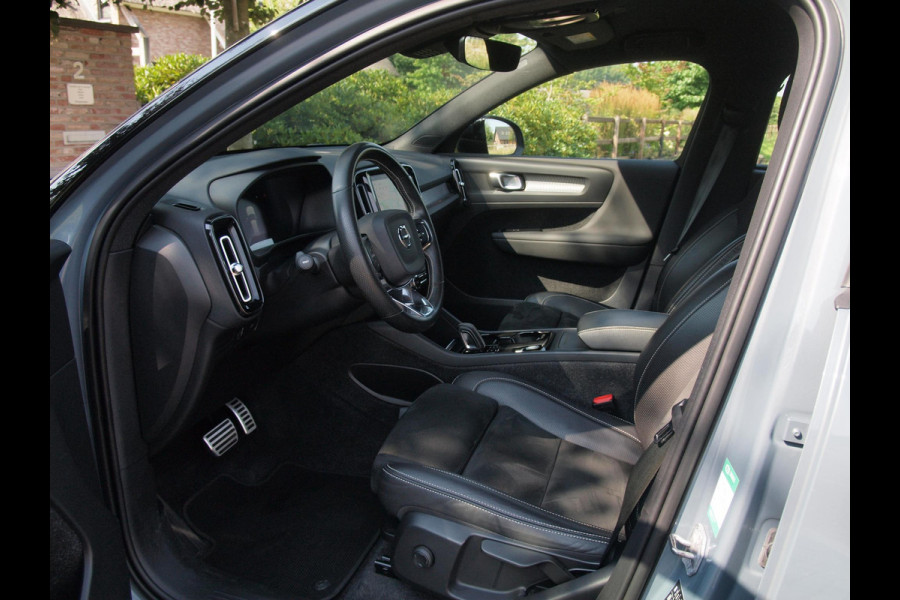 Volvo XC40 Recharge P8 AWD R-Design | SOH 91% | Trekhaak | Warmtepomp | Parkeersensoren | Apple Carplay | ACC |  NL-Auto |