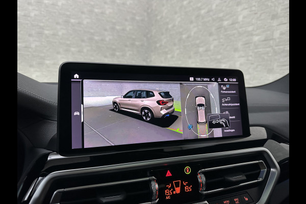 BMW iX3 M-Sport 80 kWh | Panorama | 360 Camera | ACC | Leder | 99% SOH | Head-Up | Keyless-Entry | Harman-Kardon | Memory | Dodehoek | 3-Zone Clima | Sfeerverlichting | Carplay | ISO-Glas | Draadloos Laden | Bovag Garantie |