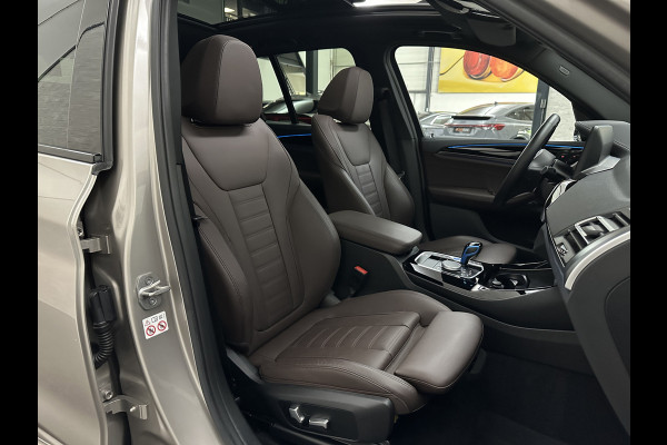 BMW iX3 M-Sport 80 kWh | Panorama | 360 Camera | ACC | Leder | 99% SOH | Head-Up | Keyless-Entry | Harman-Kardon | Memory | Dodehoek | 3-Zone Clima | Sfeerverlichting | Carplay | ISO-Glas | Draadloos Laden | Bovag Garantie |