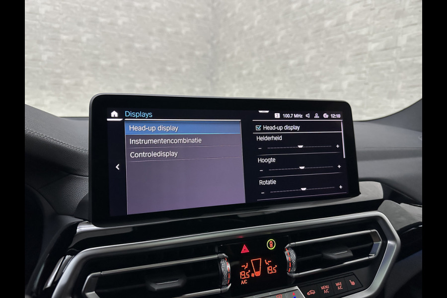 BMW iX3 M-Sport 80 kWh | Panorama | 360 Camera | ACC | Leder | 99% SOH | Head-Up | Keyless-Entry | Harman-Kardon | Memory | Dodehoek | 3-Zone Clima | Sfeerverlichting | Carplay | ISO-Glas | Draadloos Laden | Bovag Garantie |