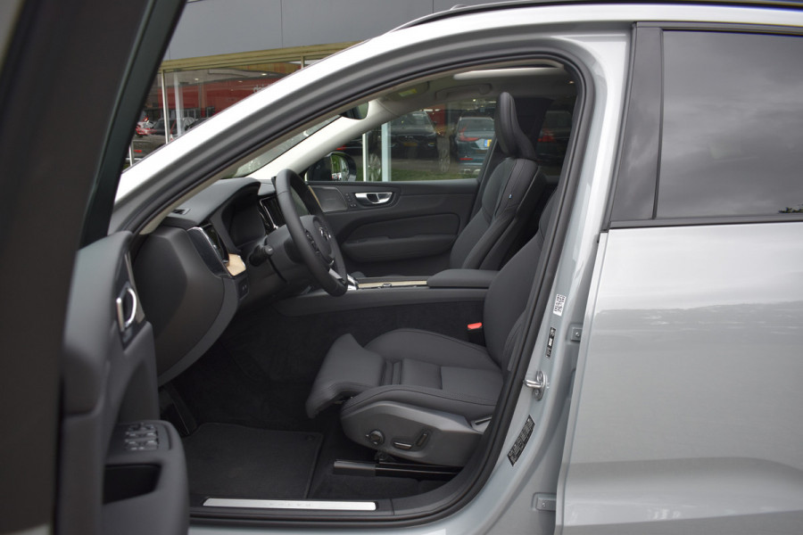 Volvo XC60 T6 350PK Plug-in hybrid AWD Plus Dark Trekhaak | H&K | Panodak | 19"LMV | 360 Camera | Stoelverwarming