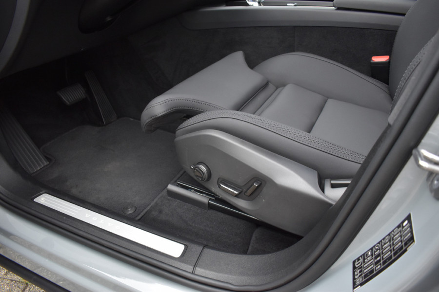 Volvo XC60 T6 350PK Plug-in hybrid AWD Plus Dark Trekhaak | H&K | Panodak | 19"LMV | 360 Camera | Stoelverwarming