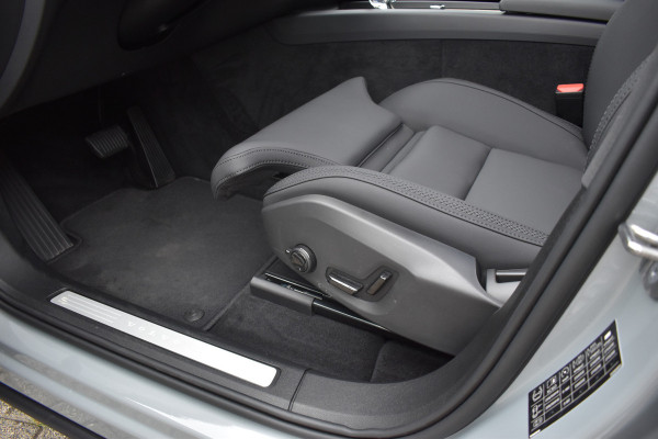 Volvo XC60 T6 350PK Plug-in hybrid AWD Plus Dark Trekhaak | H&K | Panodak | 19"LMV | 360 Camera | Stoelverwarming