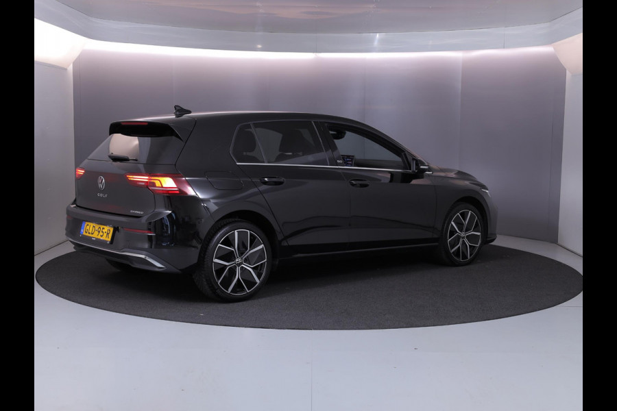 Volkswagen Golf 1.5 eHybrid 50 Edition 204 pk Automaat (DSG) | Verlengde garantie | Navigatie | Parkeersensoren | Achteruitrijcamera | Adaptieve cruise control | Stoelverwarming |