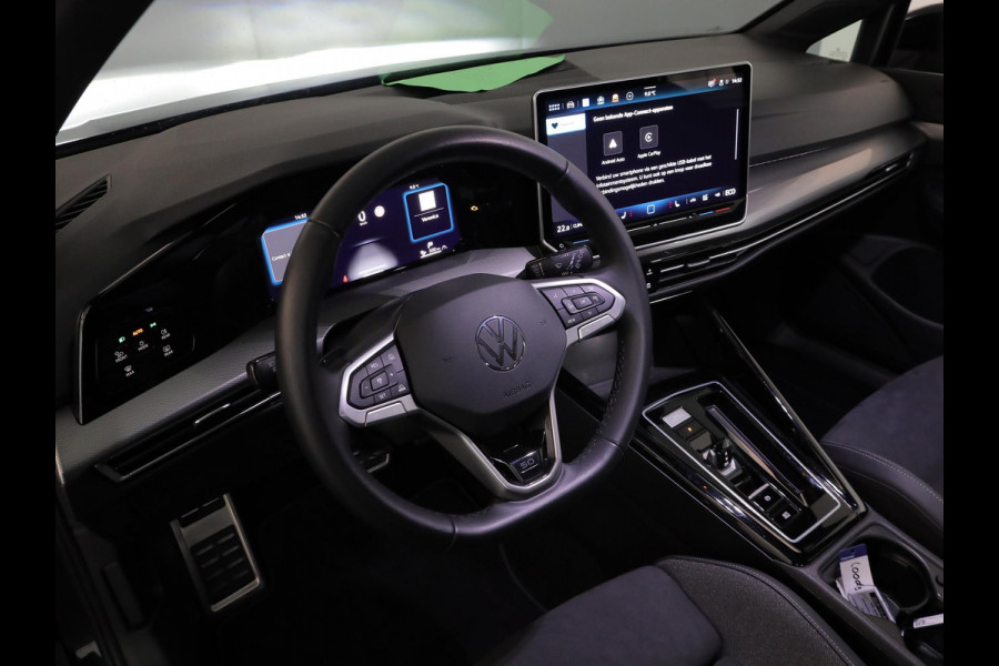 Volkswagen Golf 1.5 eHybrid 50 Edition 204 pk Automaat (DSG) | Verlengde garantie | Navigatie | Parkeersensoren | Achteruitrijcamera | Adaptieve cruise control | Stoelverwarming |