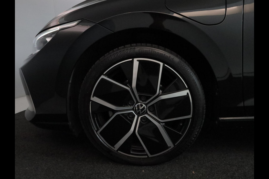 Volkswagen Golf 1.5 eHybrid 50 Edition 204 pk Automaat (DSG) | Verlengde garantie | Navigatie | Parkeersensoren | Achteruitrijcamera | Adaptieve cruise control | Stoelverwarming |