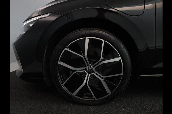 Volkswagen Golf 1.5 eHybrid 50 Edition 204 pk Automaat (DSG) | Verlengde garantie | Navigatie | Parkeersensoren | Achteruitrijcamera | Adaptieve cruise control | Stoelverwarming |