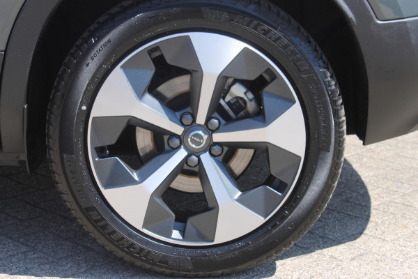 Volvo XC40 B4 211PK Automaat Plus Dark Semi elektrisch wegklapbare trekhaak / Verwarmbare voorruit / Google infotainment / Elektrisch bedienbare bestuurdersstoel met geheugen