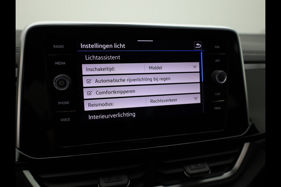 Volkswagen T-Roc 1.5 TSI R-Line | IQ light | Trekhaak afnb. | Camera | Stoel verw. | Prijs Rijklaar!!
