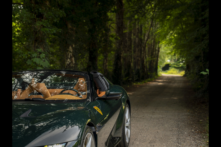 Ferrari 12Cilindri Spider 6.5 V12 | Verde British | Full spec! | Airbrushed shields | Lift