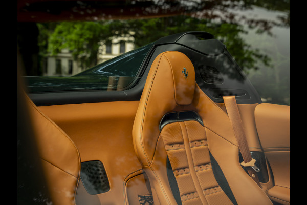 Ferrari 12Cilindri Spider 6.5 V12 | Verde British | Full spec! | Airbrushed shields | Lift