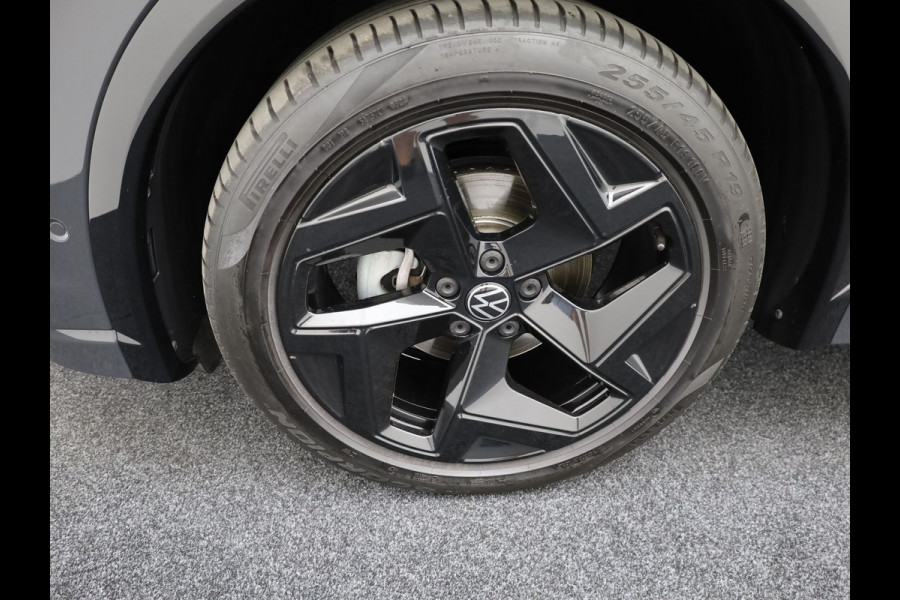 Volkswagen Tiguan 1.5 eTSI R-Line Edition | Head Up | Side Assist | Black Style | Prijs Rijklaar!!