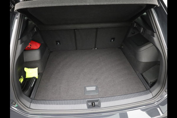 Volkswagen Tiguan 1.5 eTSI R-Line Edition | Head Up | Side Assist | Black Style | Prijs Rijklaar!!