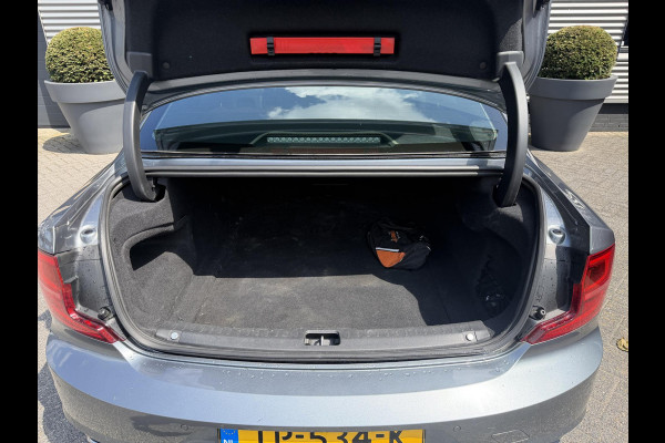 Volvo S90 2.0 D4 Momentum+ | Navigatie | Lederen Bekleding | Trekhaak | Elektrische Achterklep | Stoelverwarming |
