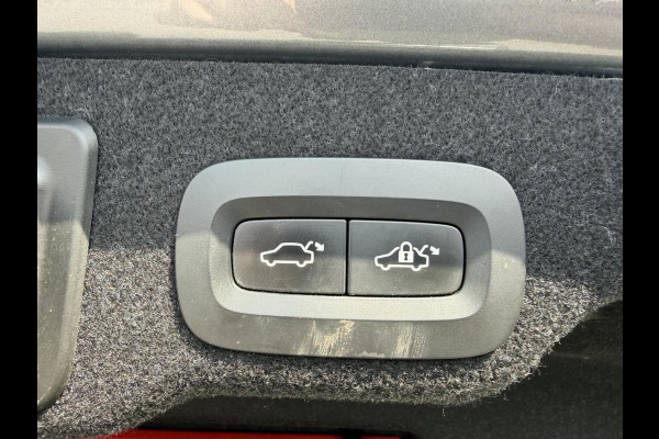 Volvo S90 2.0 D4 Momentum+ | Navigatie | Lederen Bekleding | Trekhaak | Elektrische Achterklep | Stoelverwarming |