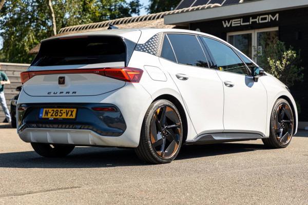 CUPRA Born Copper Edition One 62 kWh Soh 89% I Panoramadak I Adaptive Cruise I 360 Camera I CarPlay I Android I NL Auto I NAP