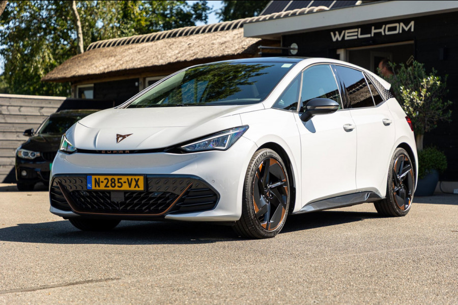CUPRA Born Copper Edition One 62 kWh Soh 89% I Panoramadak I Adaptive Cruise I 360 Camera I CarPlay I Android I NL Auto I NAP