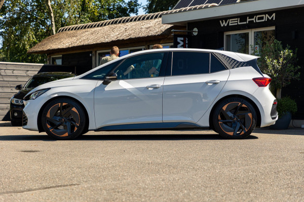 CUPRA Born Copper Edition One 62 kWh Soh 89% I Panoramadak I Adaptive Cruise I 360 Camera I CarPlay I Android I NL Auto I NAP