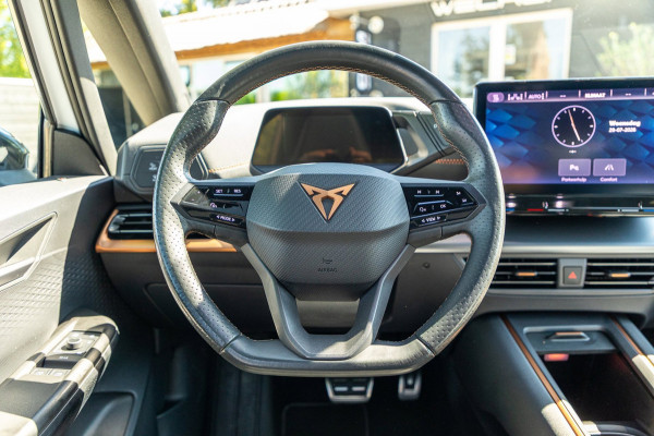 CUPRA Born Copper Edition One 62 kWh Soh 89% I Panoramadak I Adaptive Cruise I 360 Camera I CarPlay I Android I NL Auto I NAP