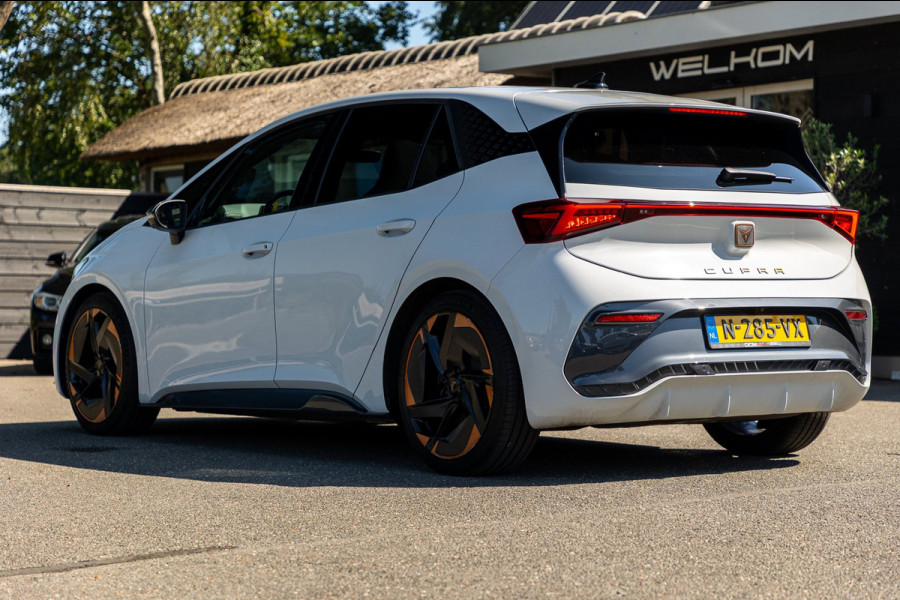 CUPRA Born Copper Edition One 62 kWh Soh 89% I Panoramadak I Adaptive Cruise I 360 Camera I CarPlay I Android I NL Auto I NAP